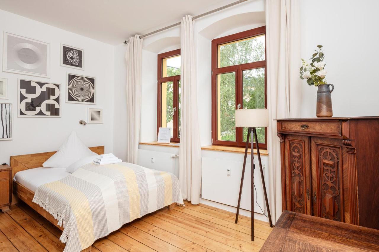 Kuenstlerzimmer Im Kulturhaus Haeselburg Gera Exterior photo