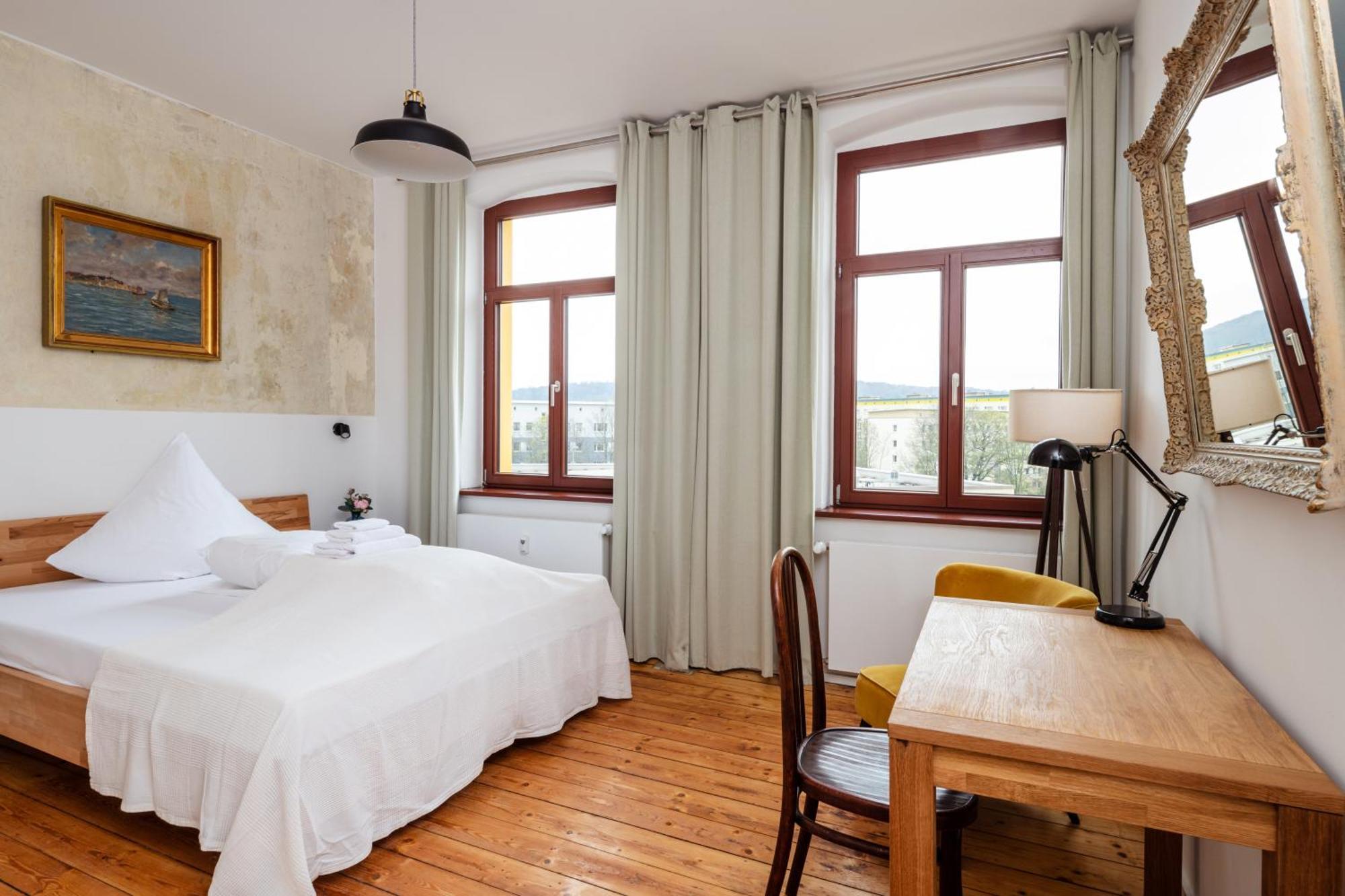 Kuenstlerzimmer Im Kulturhaus Haeselburg Gera Exterior photo