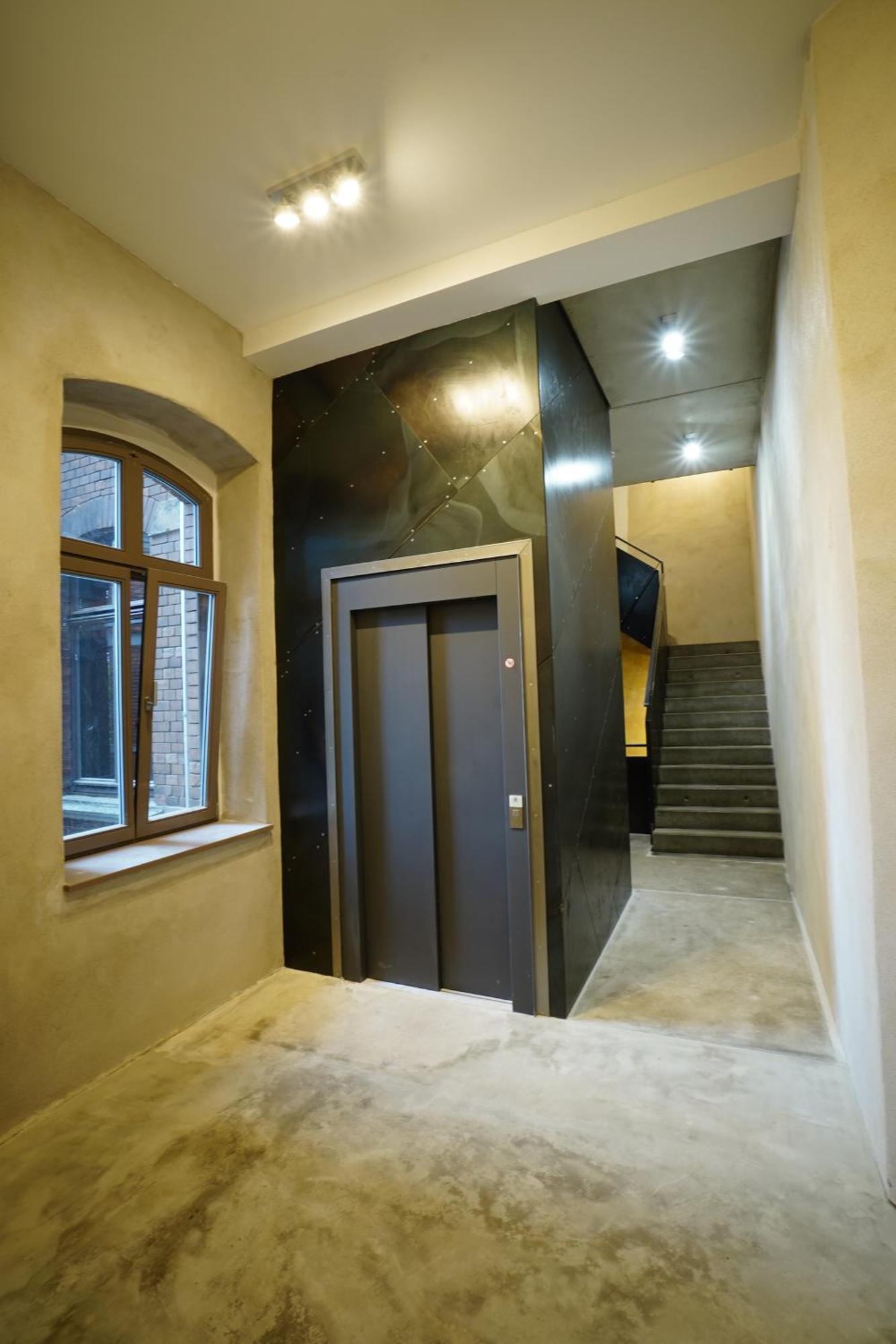 Kuenstlerzimmer Im Kulturhaus Haeselburg Gera Exterior photo
