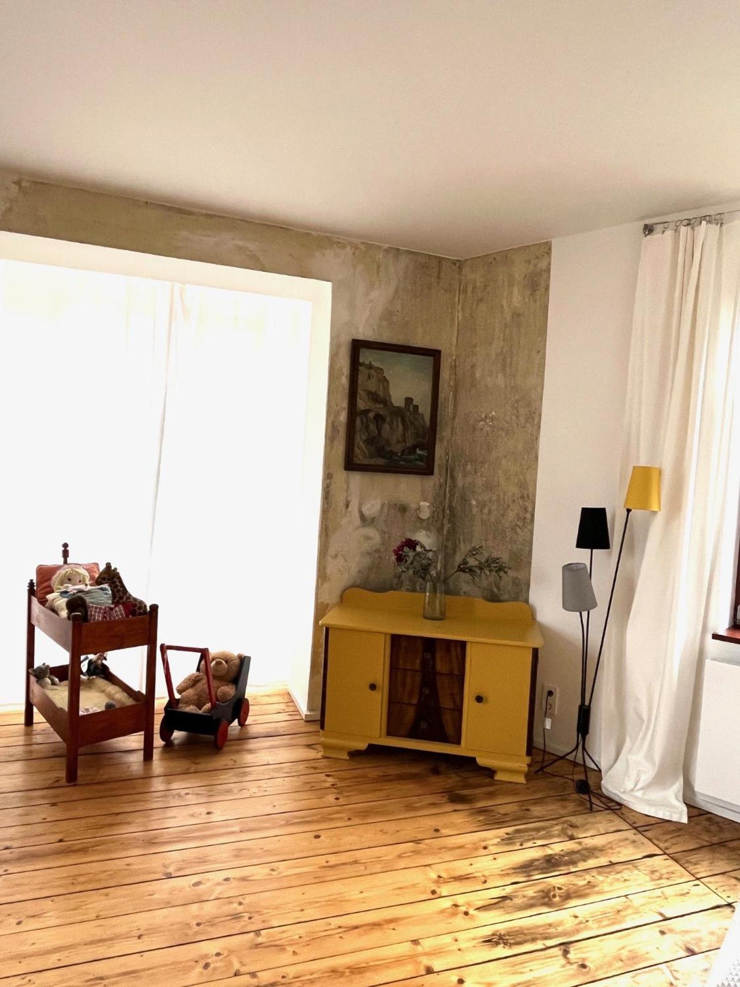 Kuenstlerzimmer Im Kulturhaus Haeselburg Gera Exterior photo