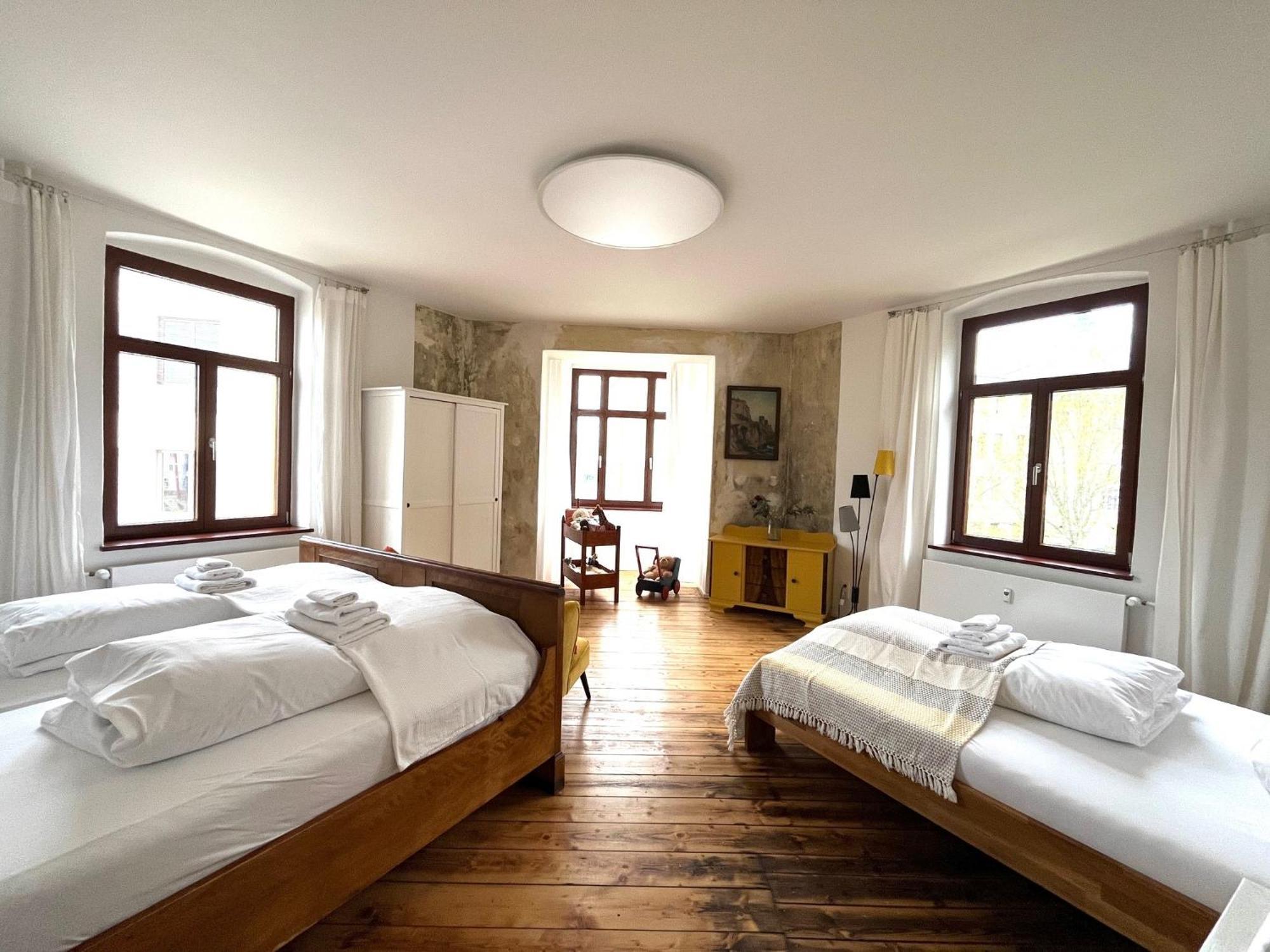 Kuenstlerzimmer Im Kulturhaus Haeselburg Gera Exterior photo