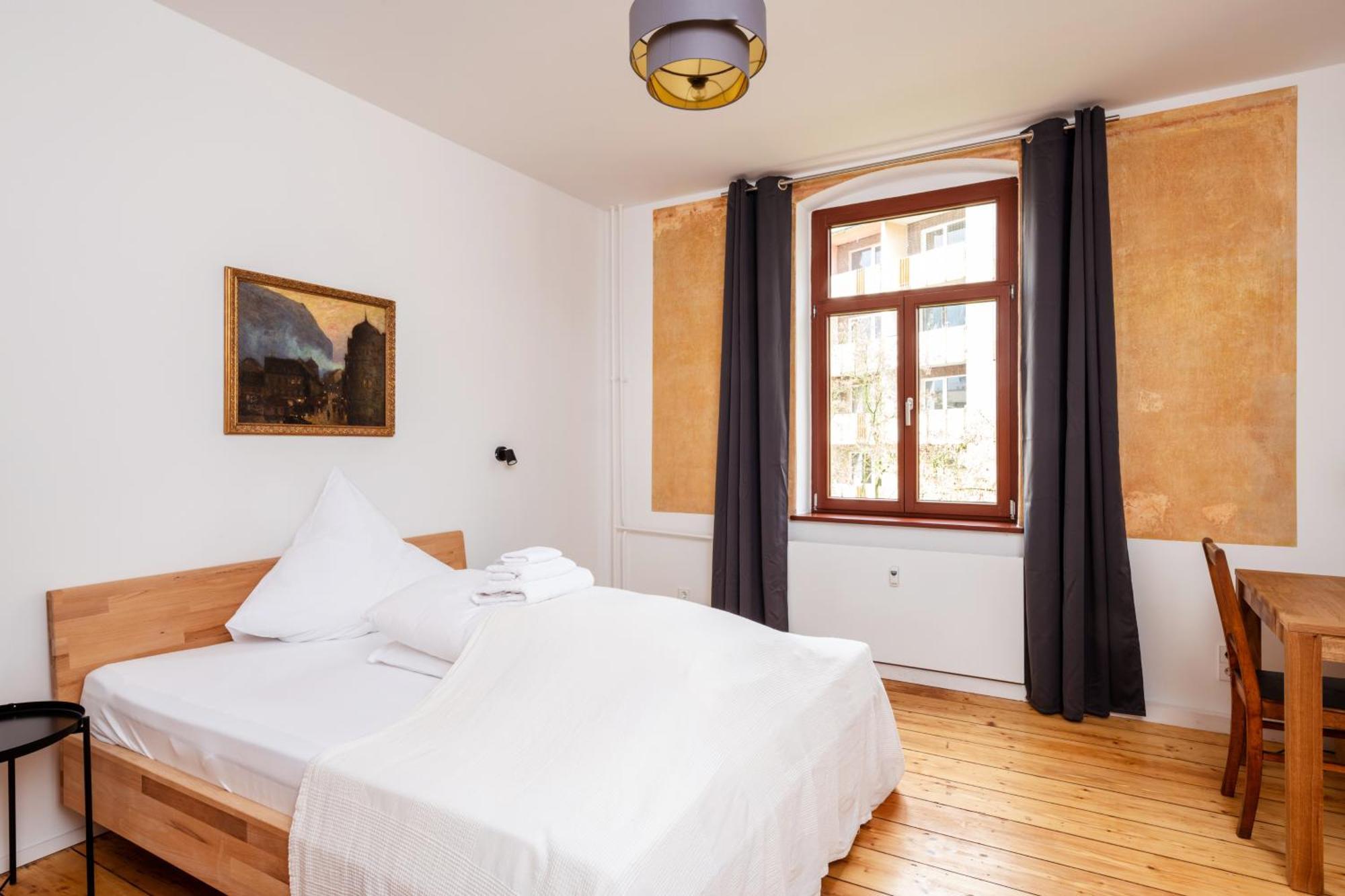 Kuenstlerzimmer Im Kulturhaus Haeselburg Gera Exterior photo